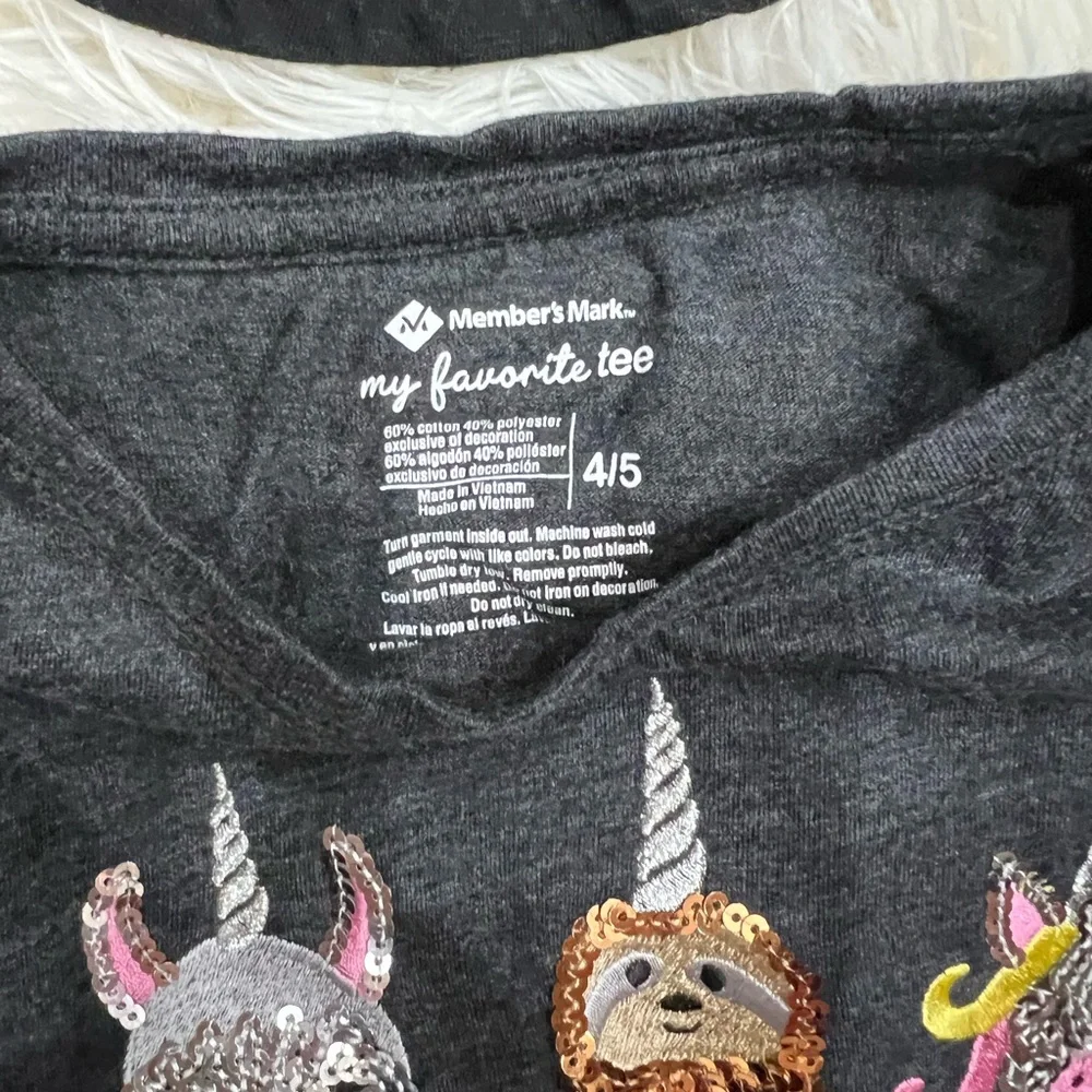 So cute long-sleeve tee’s for little girls Size - 4/5 Sparkle design.